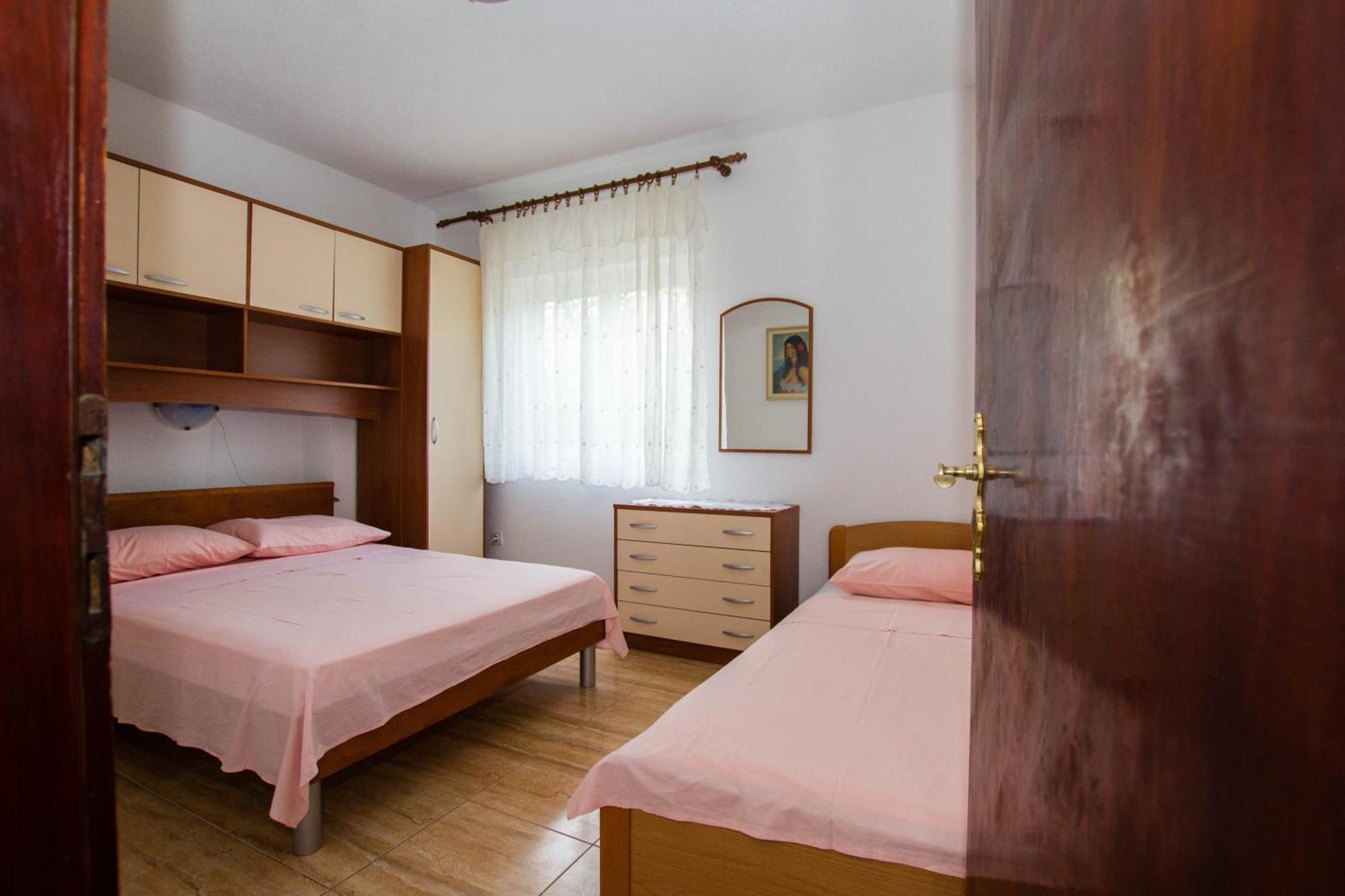 Apartments Bartul Sucuraj Room photo