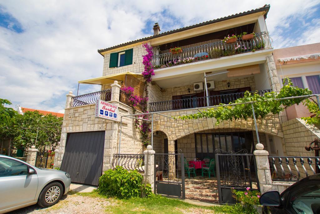 Apartments Bartul Sucuraj Exterior photo