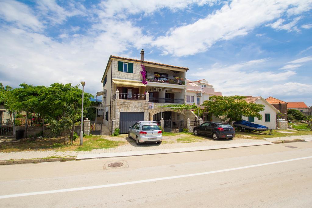 Apartments Bartul Sucuraj Exterior photo