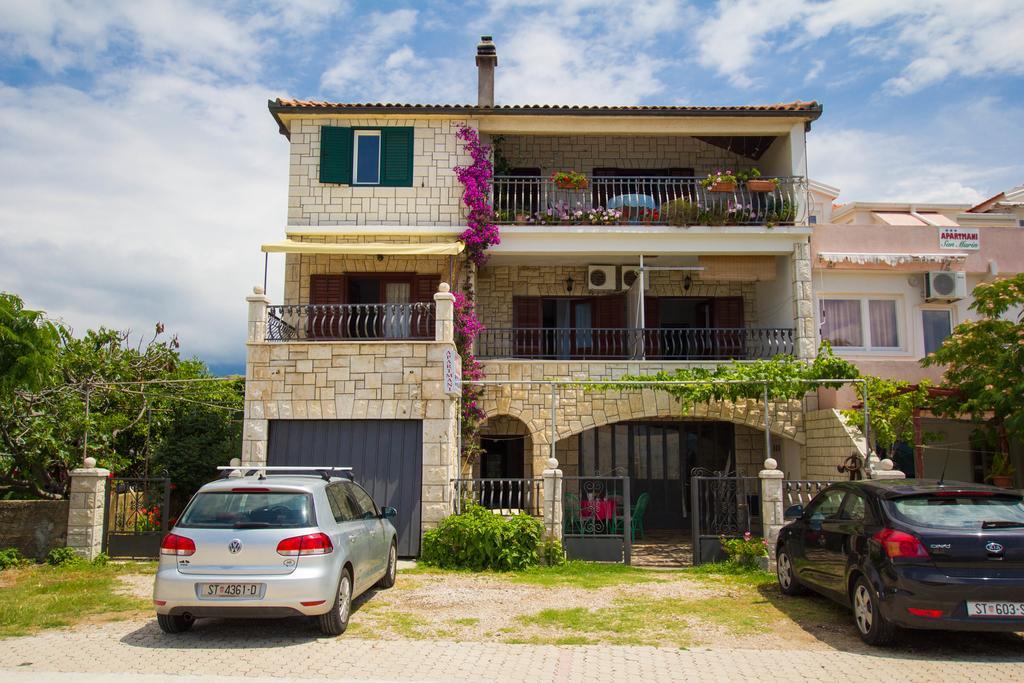 Apartments Bartul Sucuraj Exterior photo