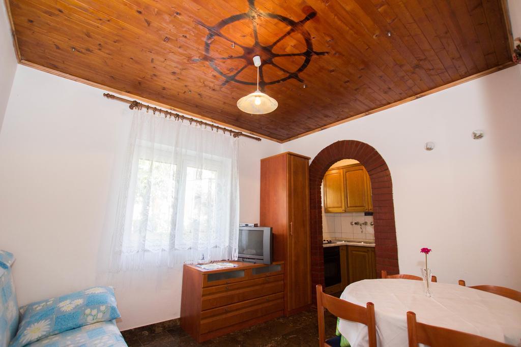 Apartments Bartul Sucuraj Exterior photo