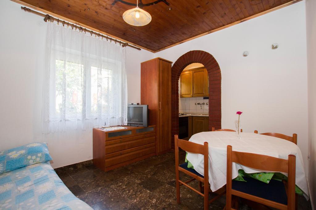 Apartments Bartul Sucuraj Exterior photo