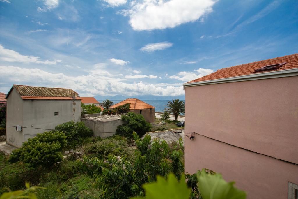 Apartments Bartul Sucuraj Exterior photo
