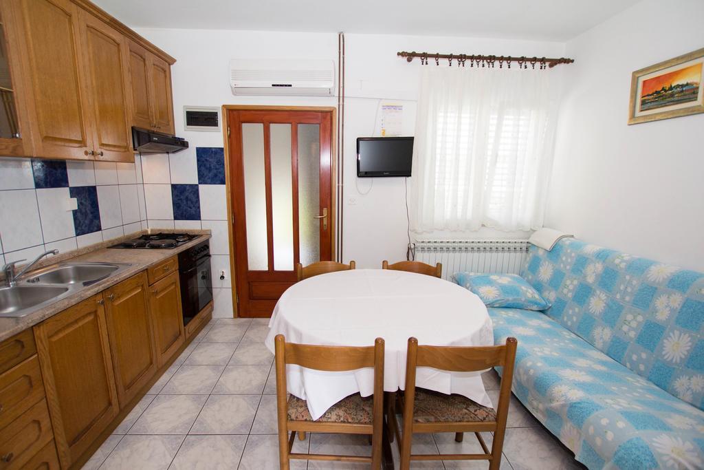 Apartments Bartul Sucuraj Exterior photo