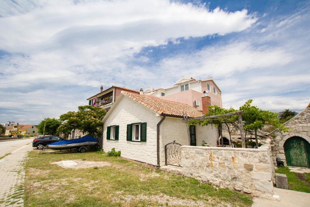 Apartments Bartul Sucuraj Exterior photo