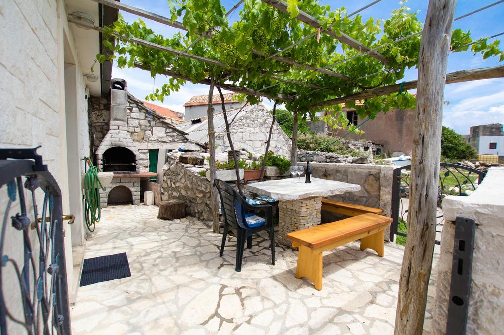 Apartments Bartul Sucuraj Exterior photo