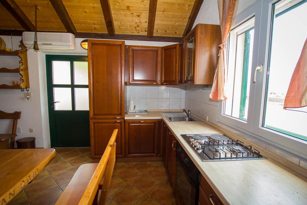 Apartments Bartul Sucuraj Exterior photo