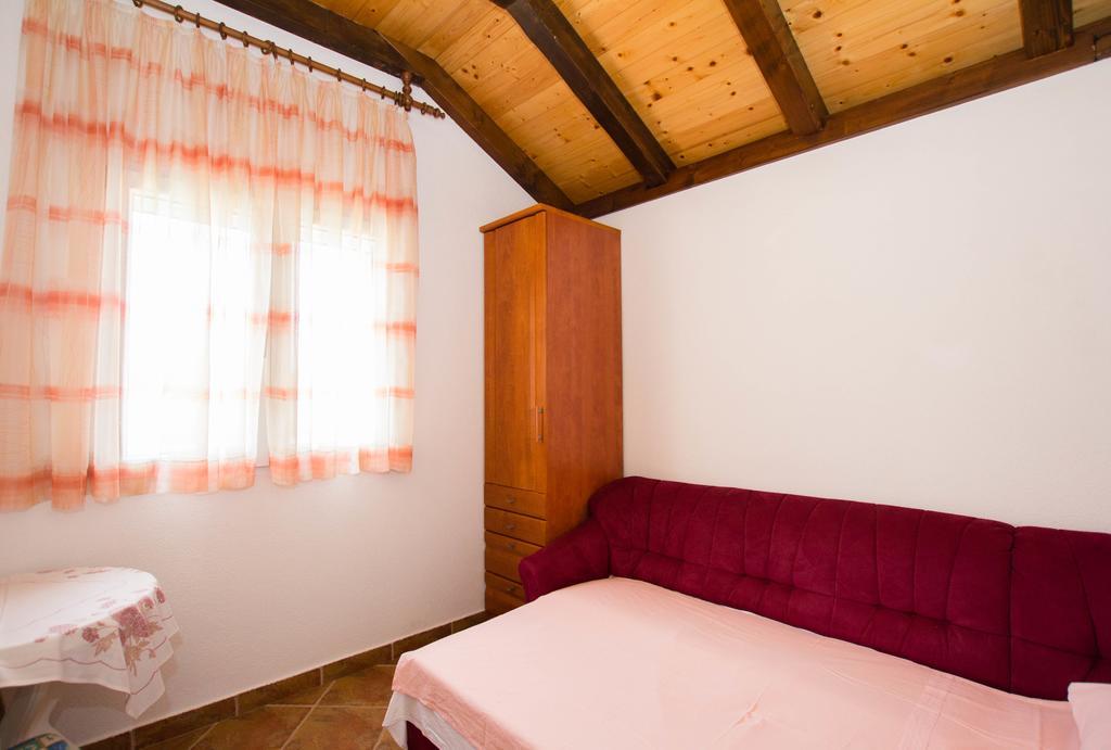 Apartments Bartul Sucuraj Exterior photo