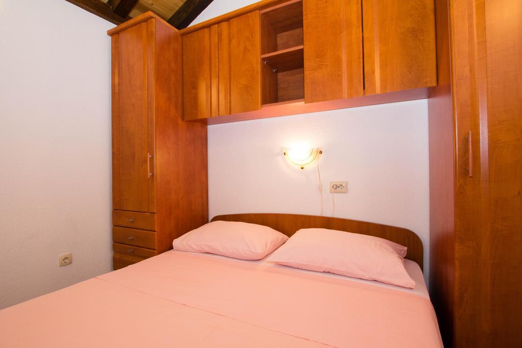 Apartments Bartul Sucuraj Exterior photo